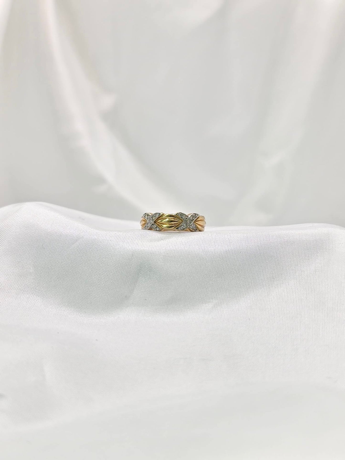 9ct Diamond Ring 01