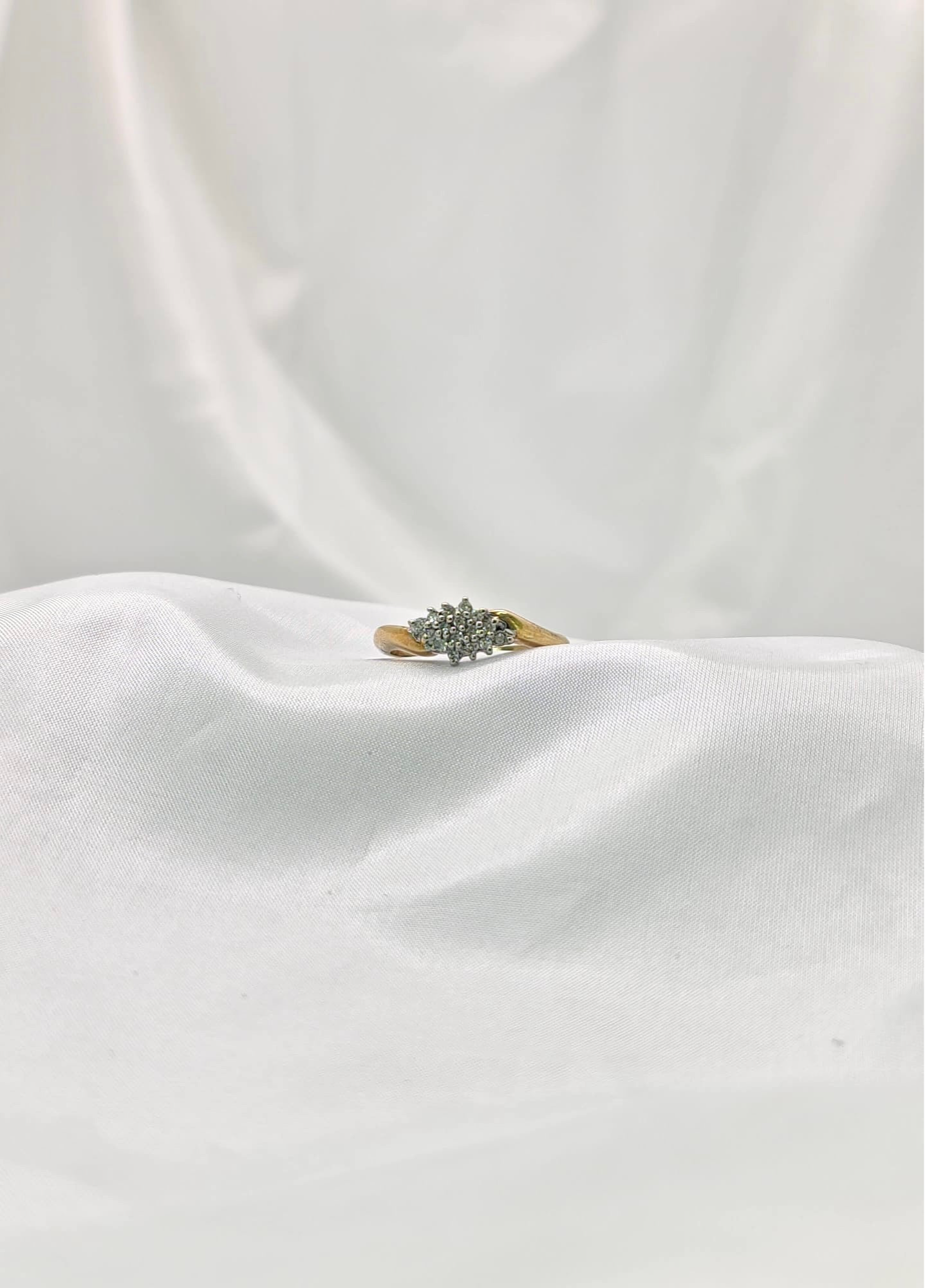 9ct Diamond Ring 07