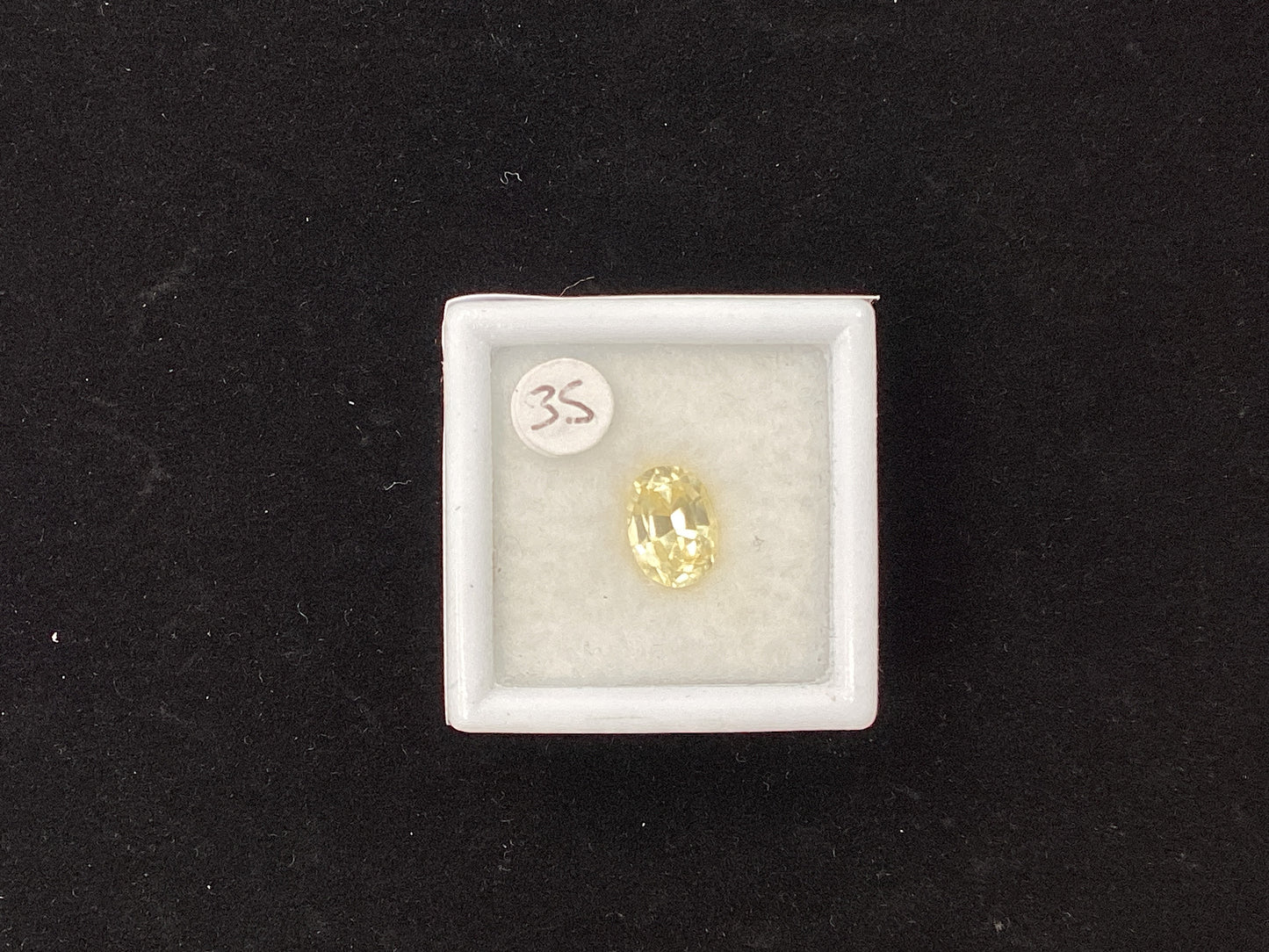 Oval Yellow Sapphire Y3 7.8 x 5.7mm 1.60ct
