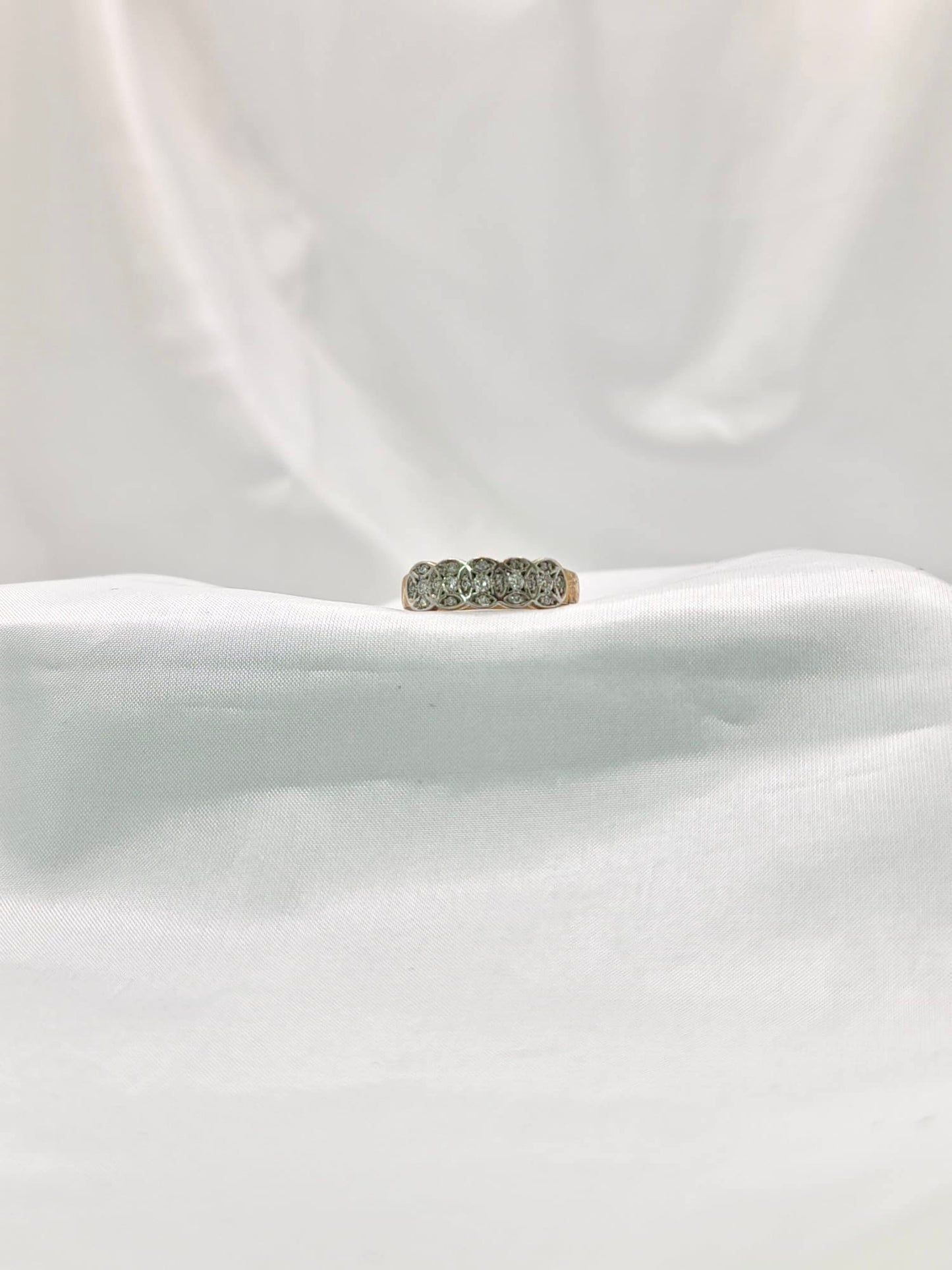 9ct Diamond Ring 11