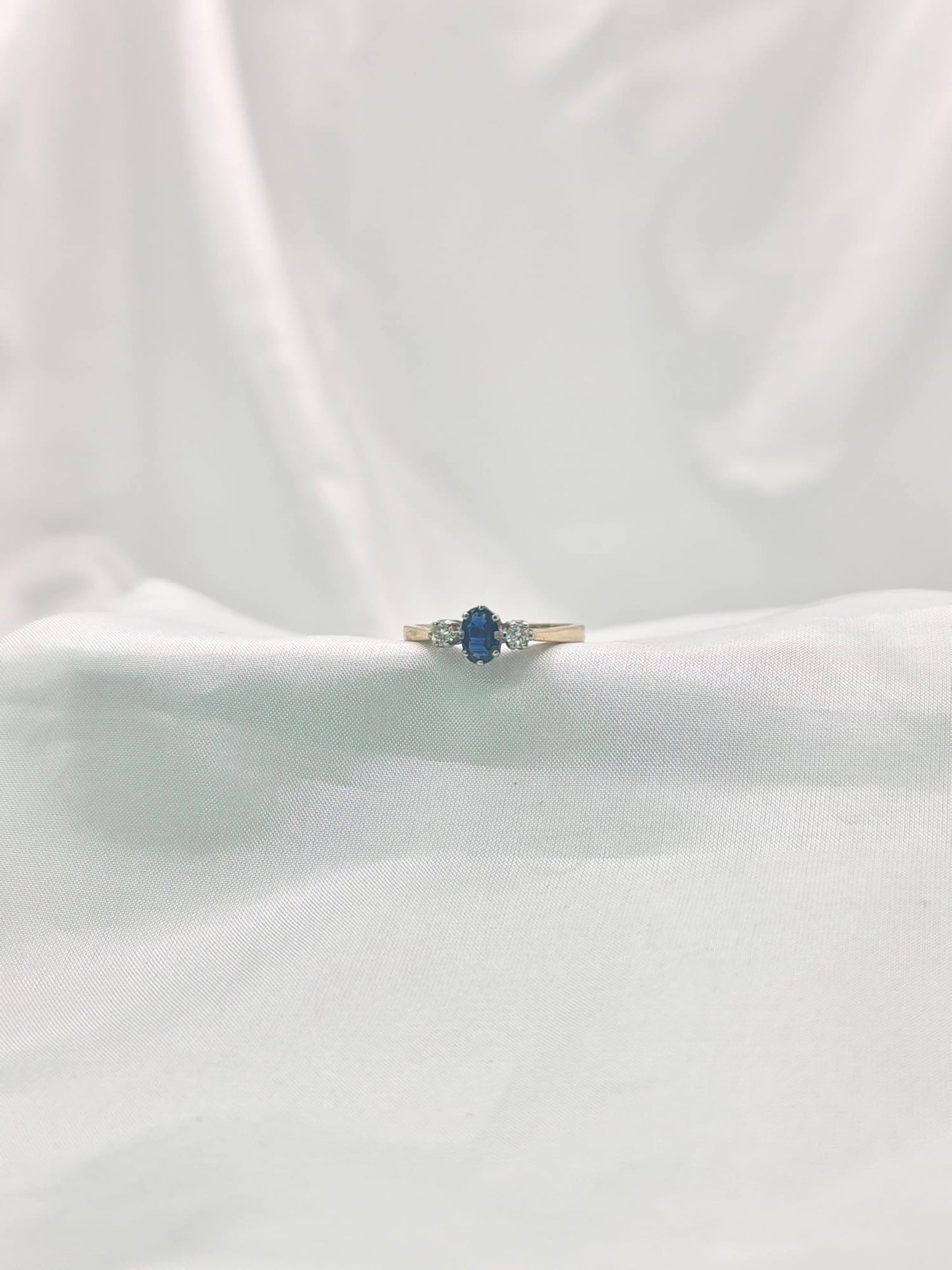 9ct Sapphire And Diamond Ring 27