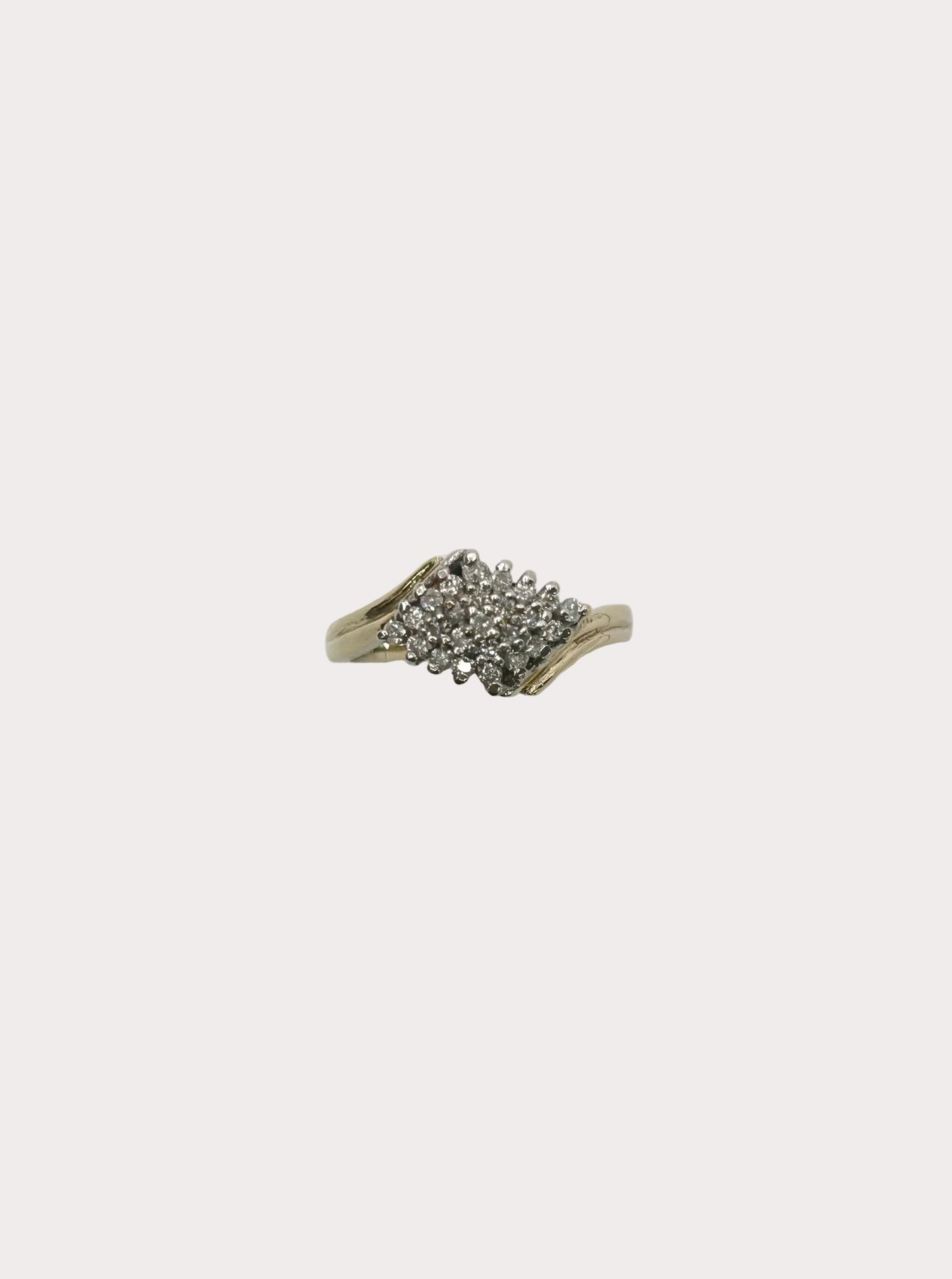 9ct Diamond Ring 09