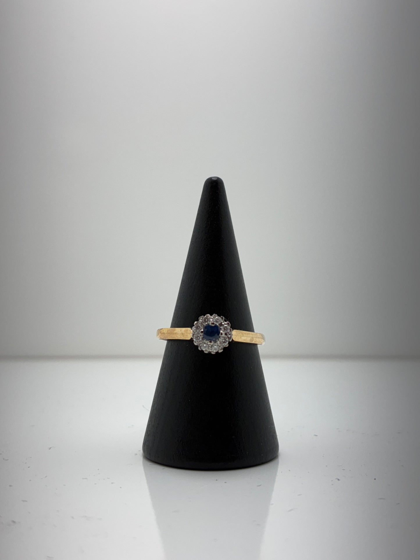 9ct Sapphire And Diamond Ring 06
