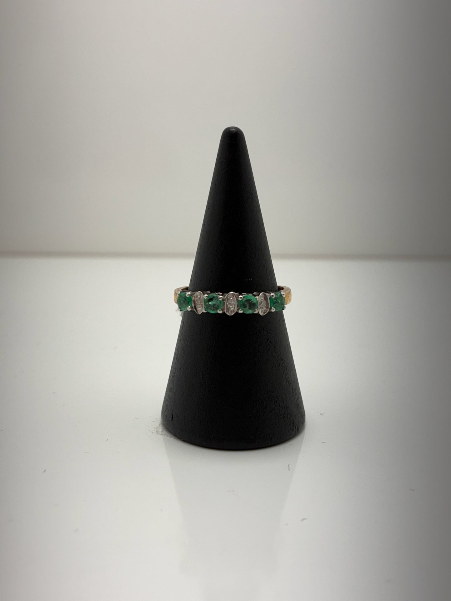 9ct Emerald And Diamond Ring 11