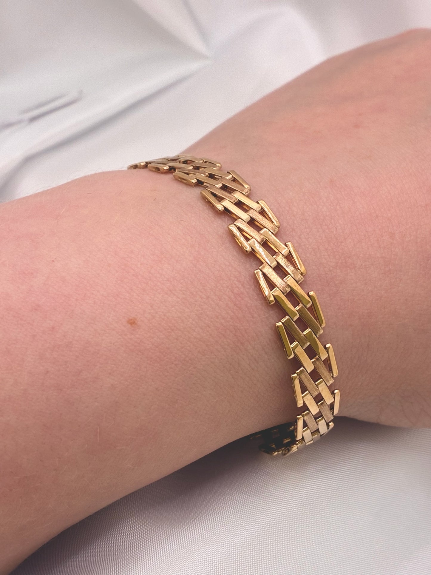 Pre-Owned 9ct Fancy Gate Bracelet