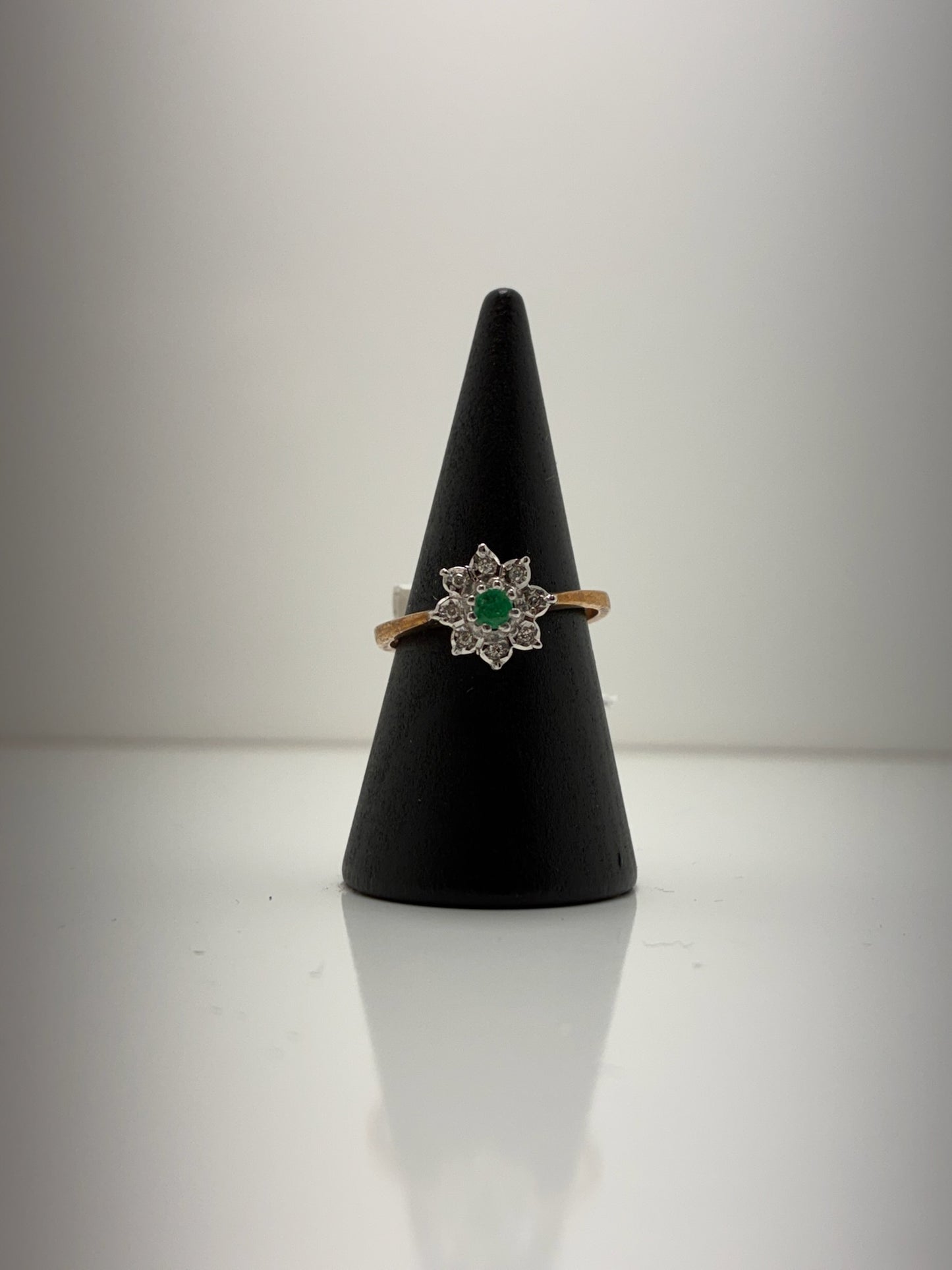 9ct Emerald And Diamond Ring 30