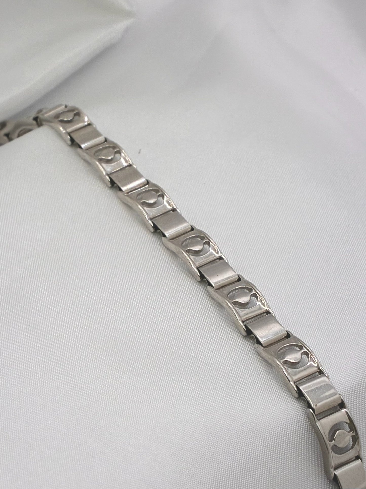 9ct White Gold Fancy Link Bracelet