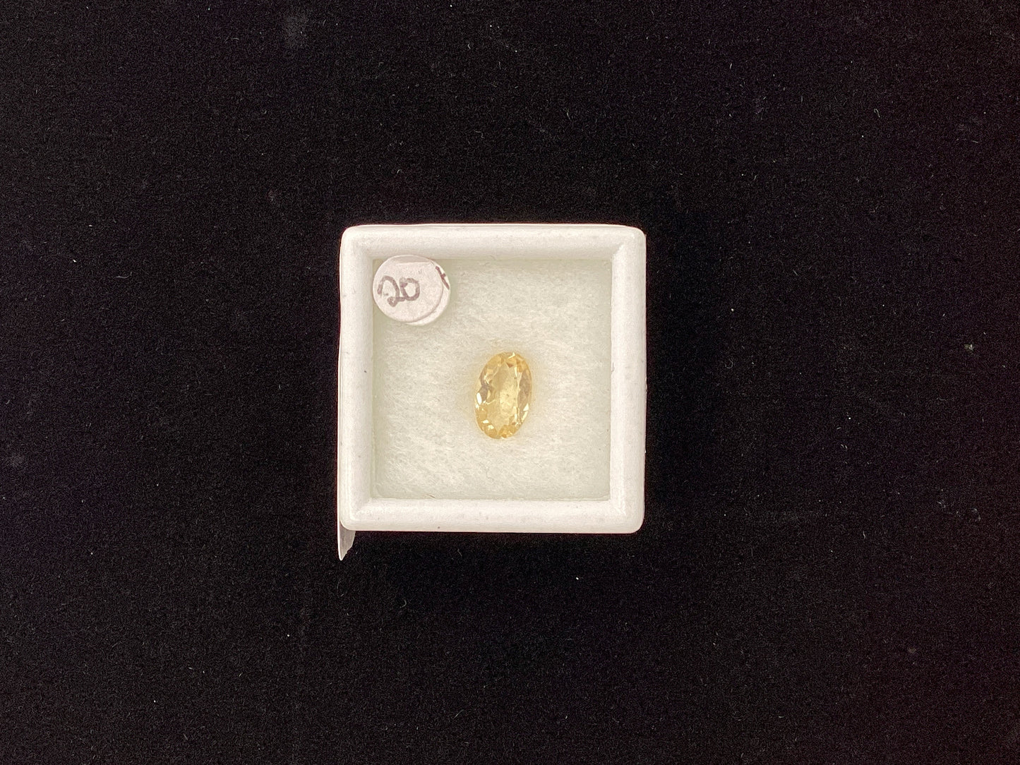 Yellow Oval Sapphire Y74 8 x 5mm 0.80ct