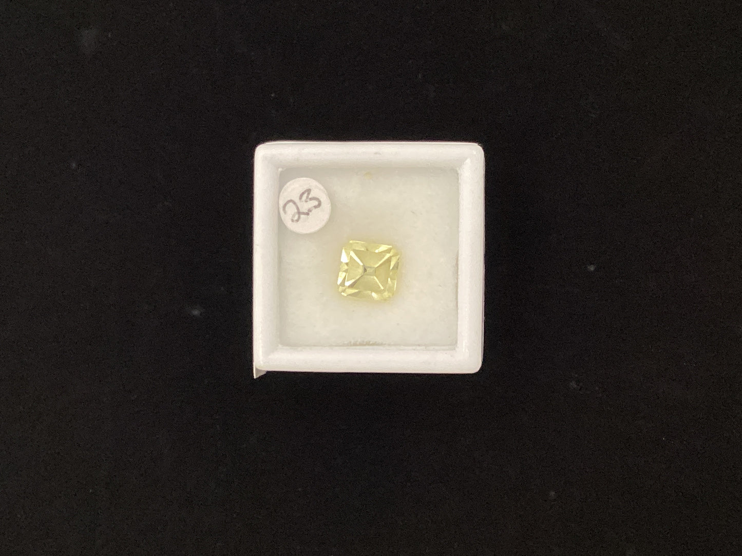 Square Yellow Sapphire Y39 6.8 x 7.0mm 2.18ct