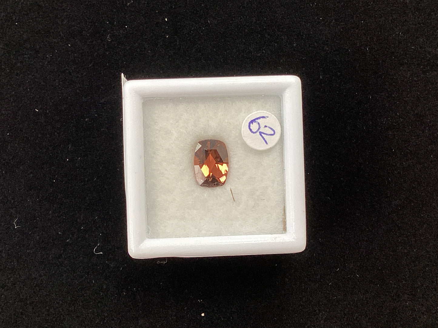 MRJ5281 Long Cushion Pink Tourmaline 7.5 x 5.3mm 0.94ct