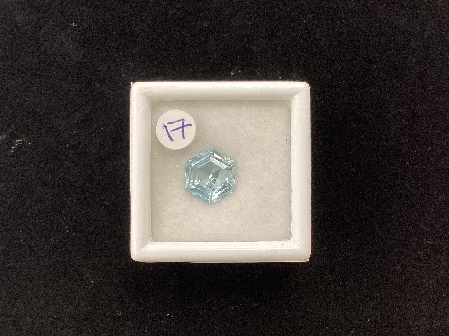 MRJ5236 Hexagon Aqua 7.5mm 1.41ct