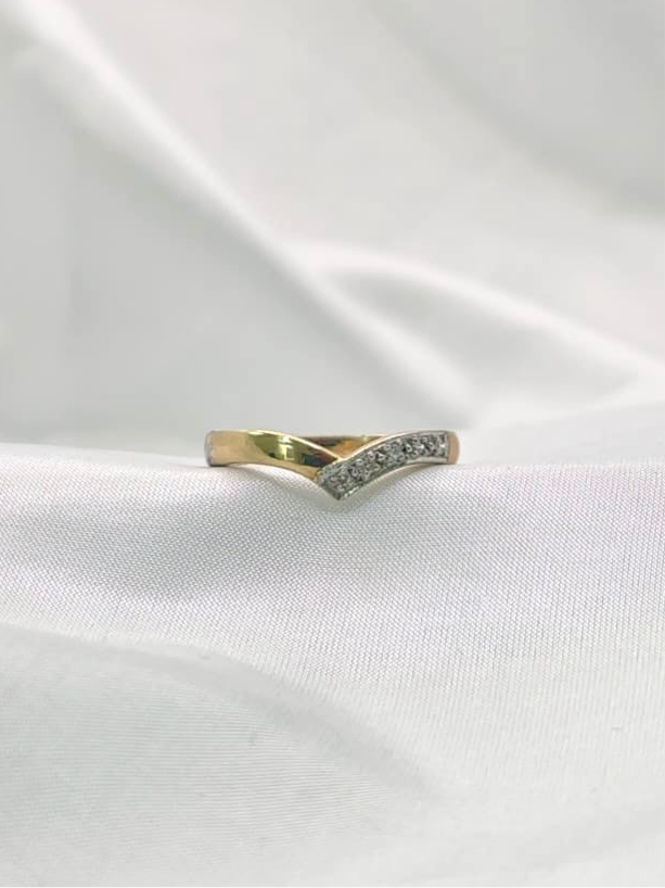 9ct Diamond Ring 23