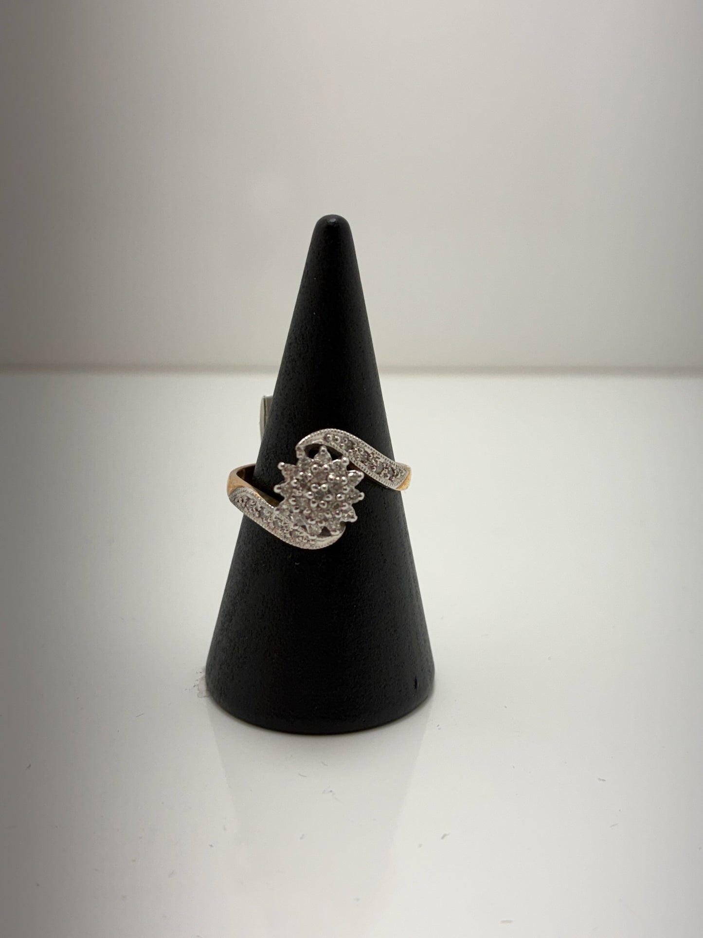 9ct Diamond Ring 16