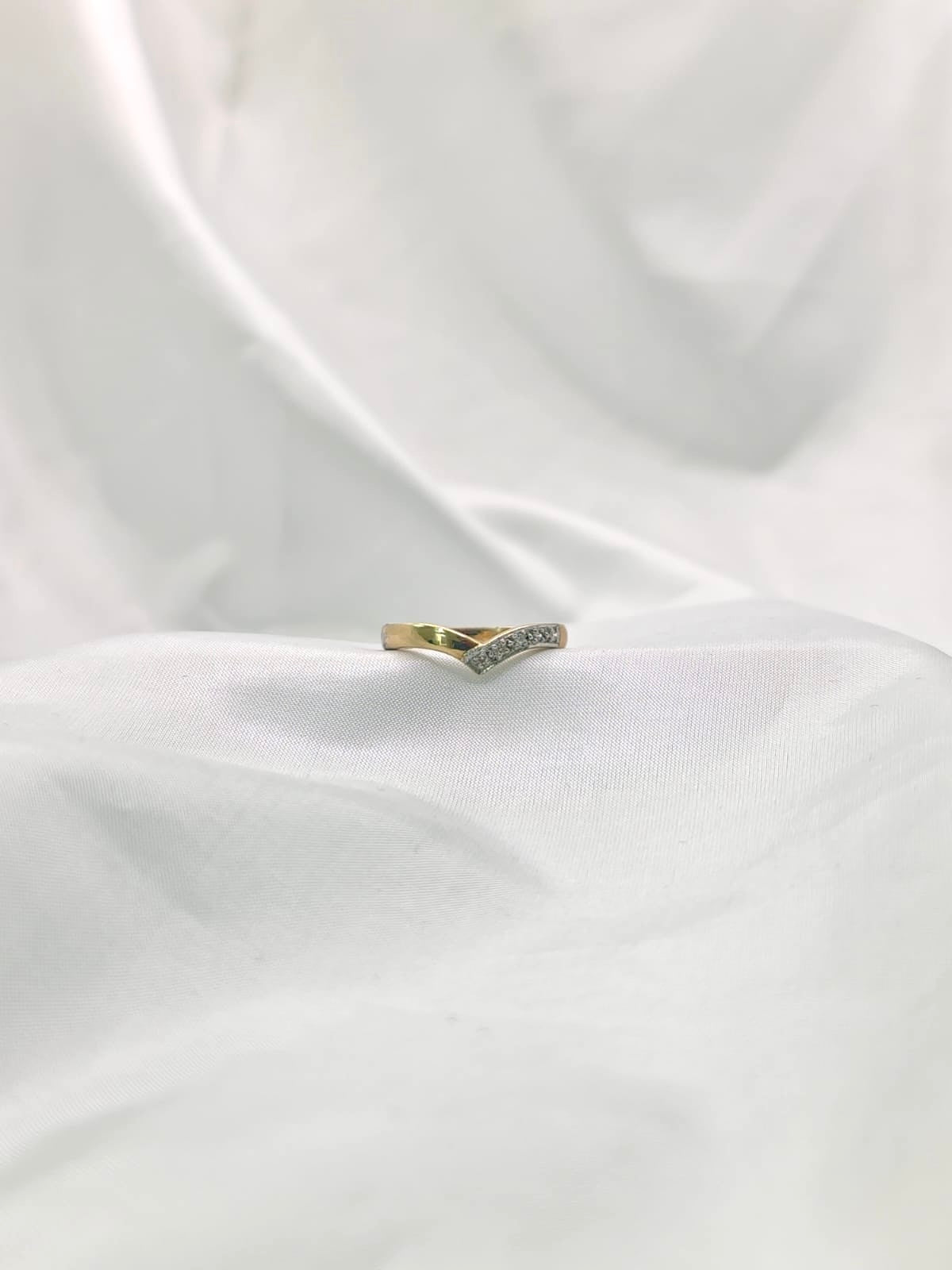 9ct Diamond Ring 23