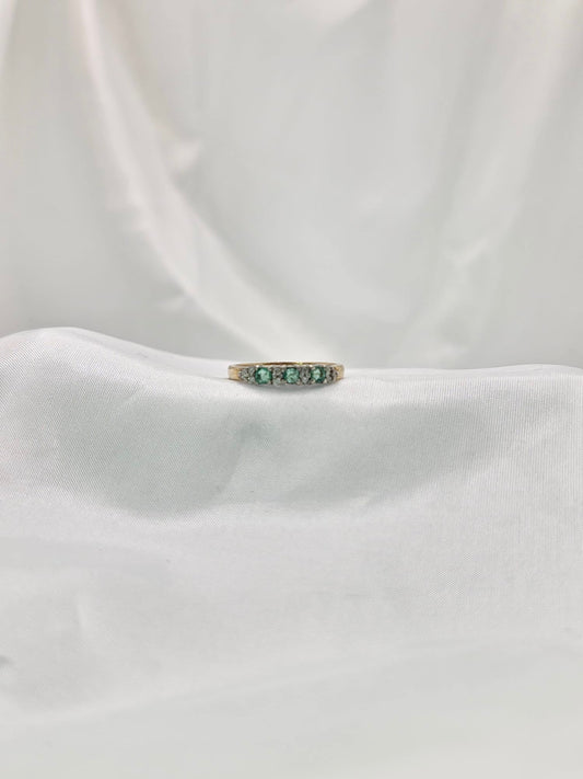 9ct Emerald And Diamond Ring 20