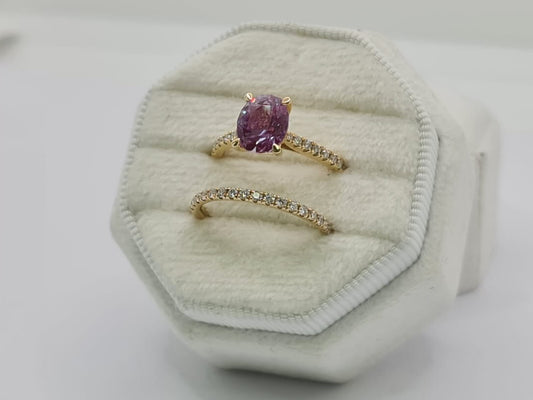 18ct Yellow Gold Lab Diamond and Lab Alexandrite Ring