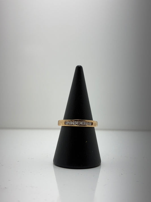 9ct Diamond Ring 39