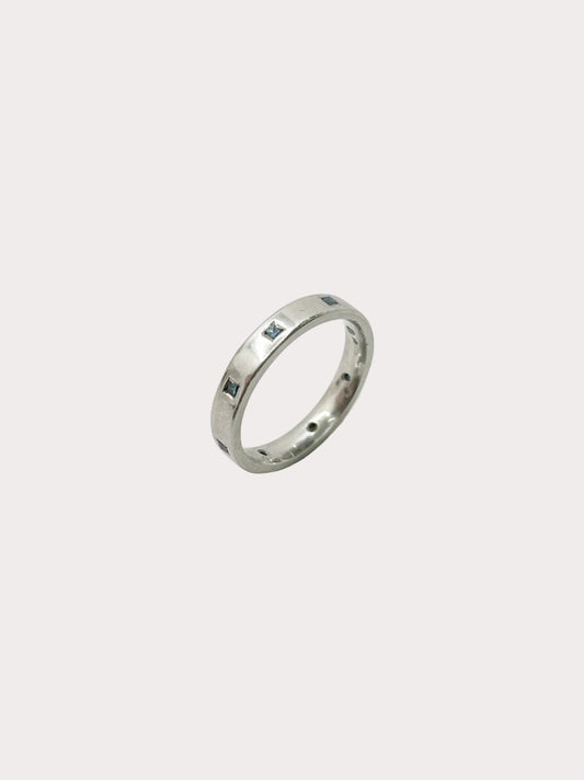 Pre-Owned 18ct White Gold Blue Diamond Ring