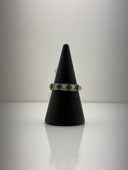 9ct Emerald And Diamond Ring 16