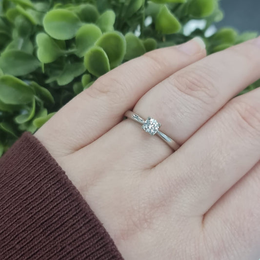 Platinum Diamond Solitaire GIA 0.25 F VS1