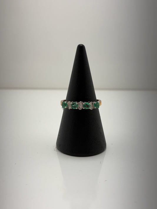 9ct Emerald And Diamond Ring 11