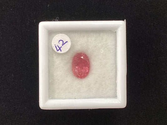 MRJ5261 Oval Pink Tourmaline 8.2 x 5.8mm 1.43ct