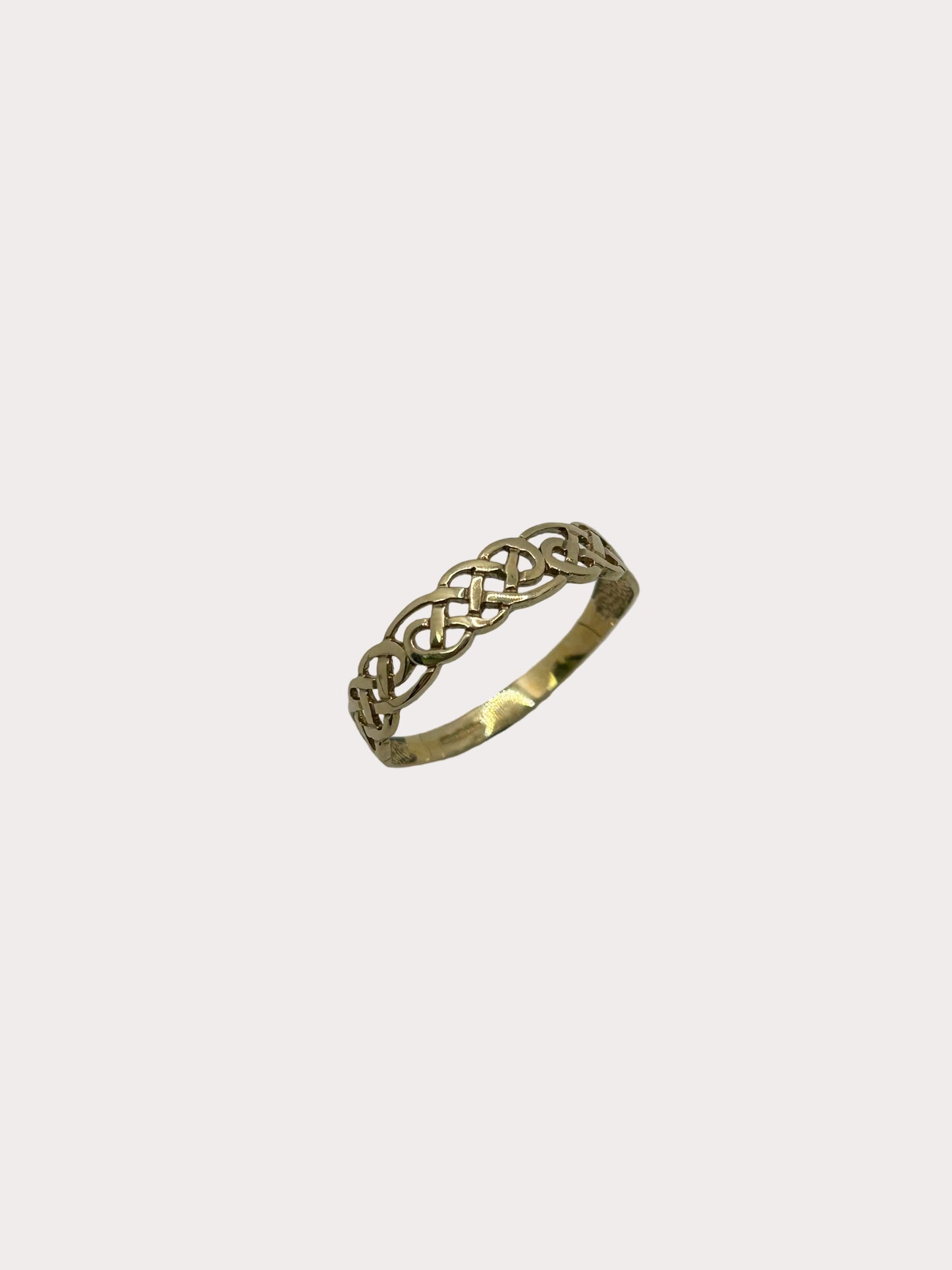 9ct Gold Celtic Ring 1.1g