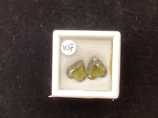 MRJ5326 Pair Heart Shaped Green Tourmaline 9.1 x 8.5mm 3.20ct