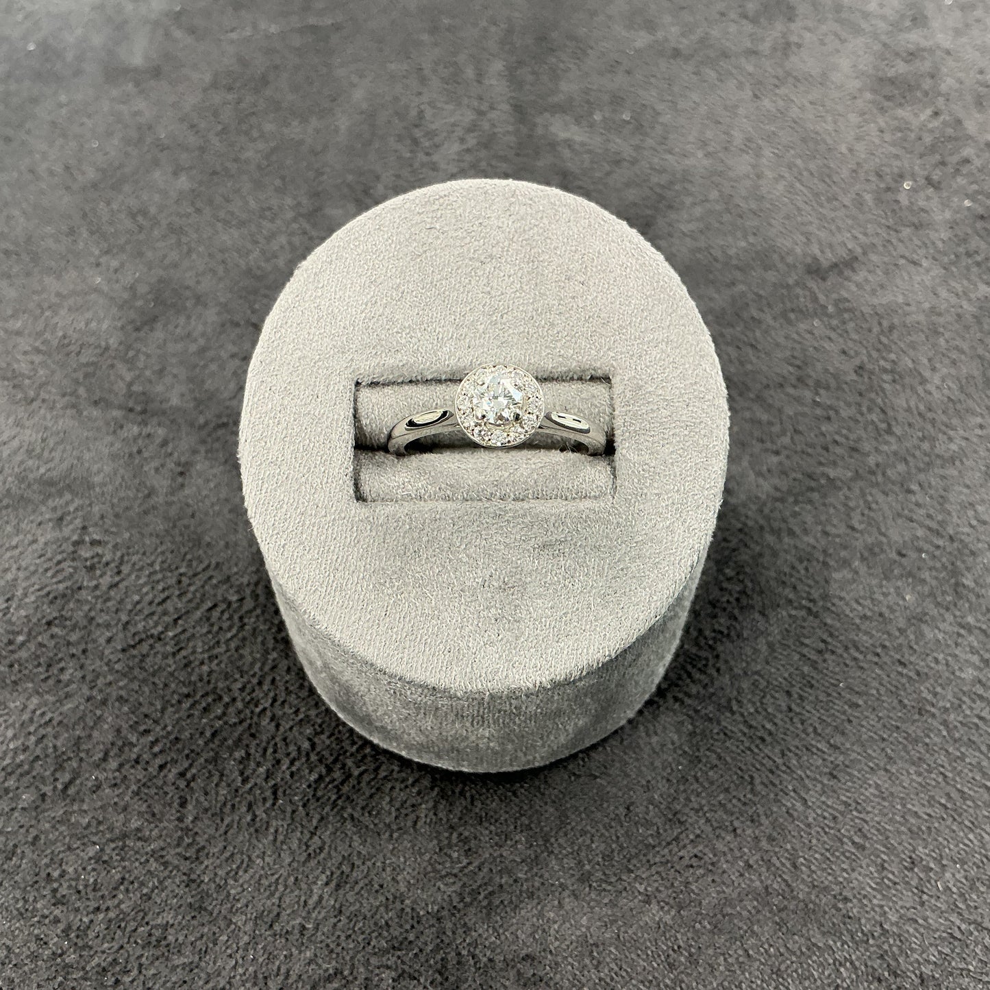 Platinum Diamond Halo GIA 0.24 F VS1