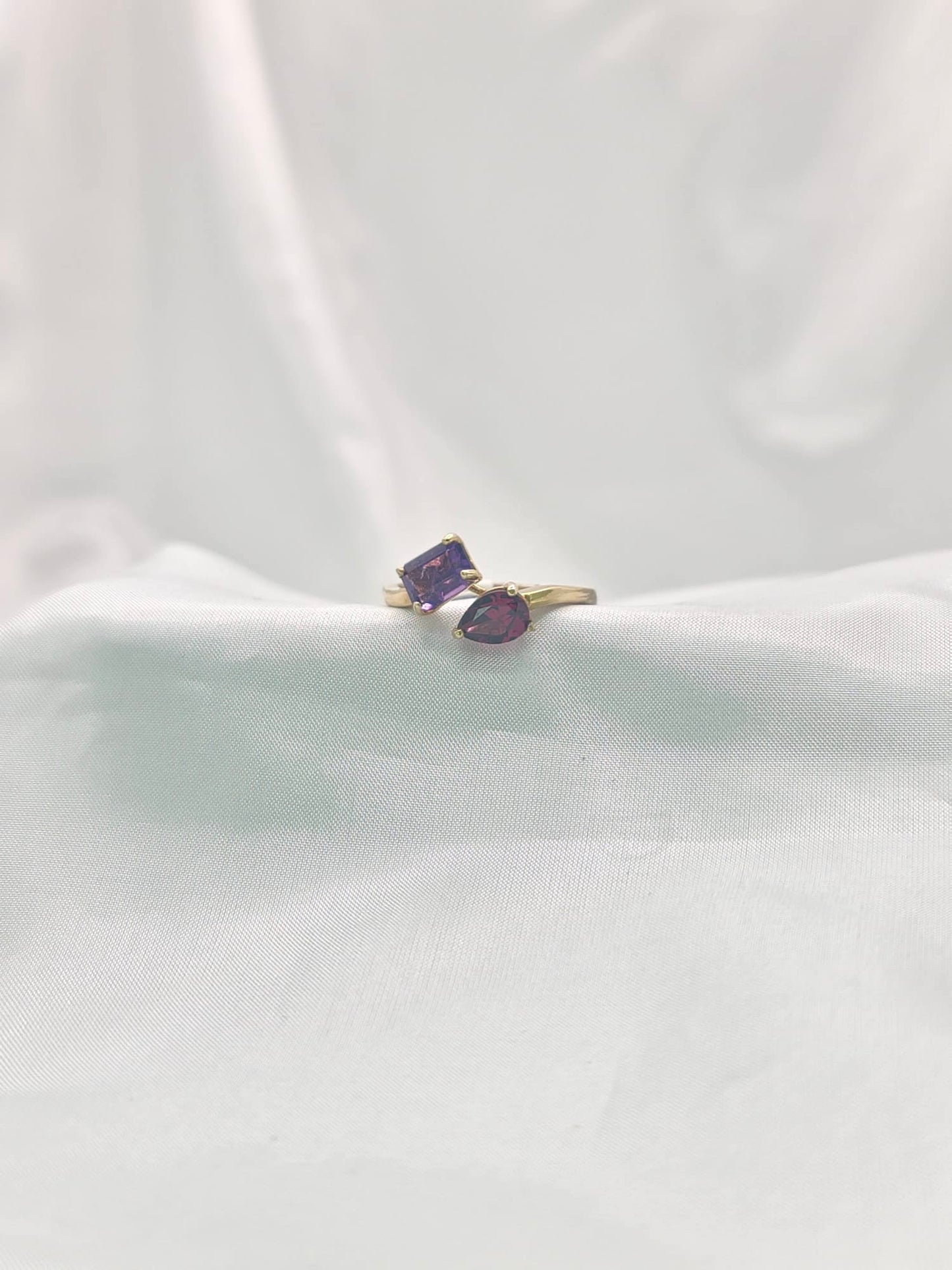 9ct Yellow Gold Garnet & Amethyst Ring