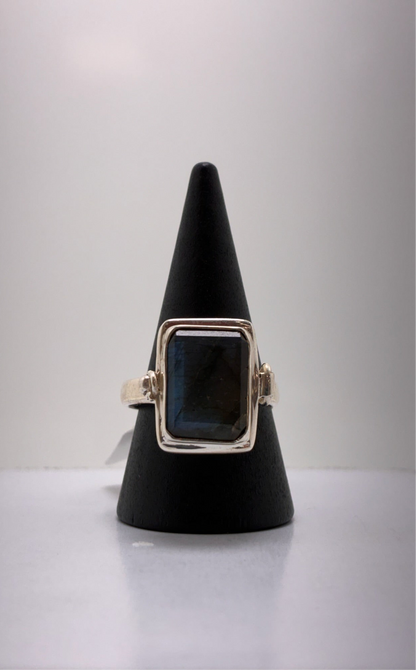Sterling Silver Heavy Moonstone Ring 7.66