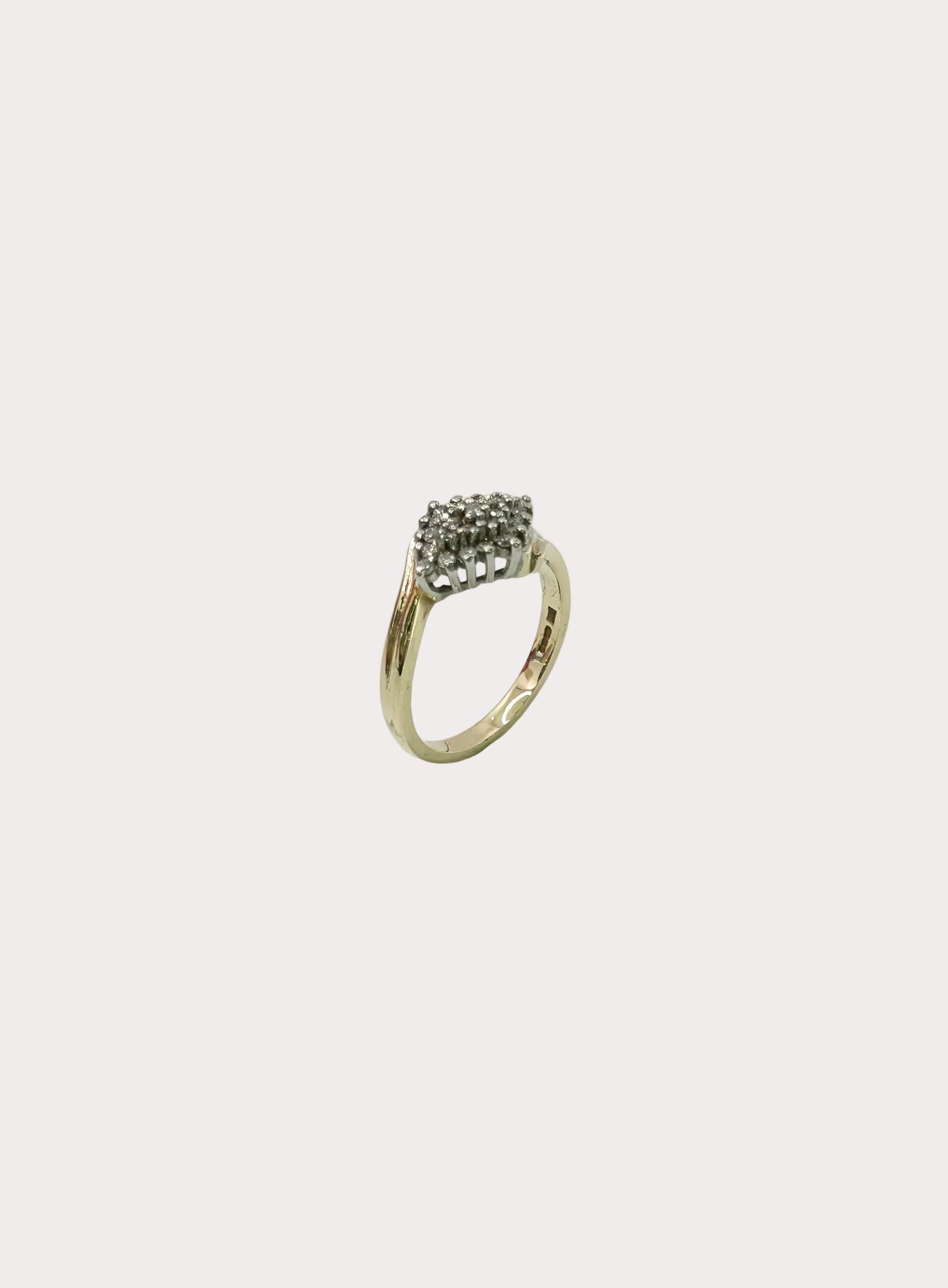 9ct Diamond Ring 09