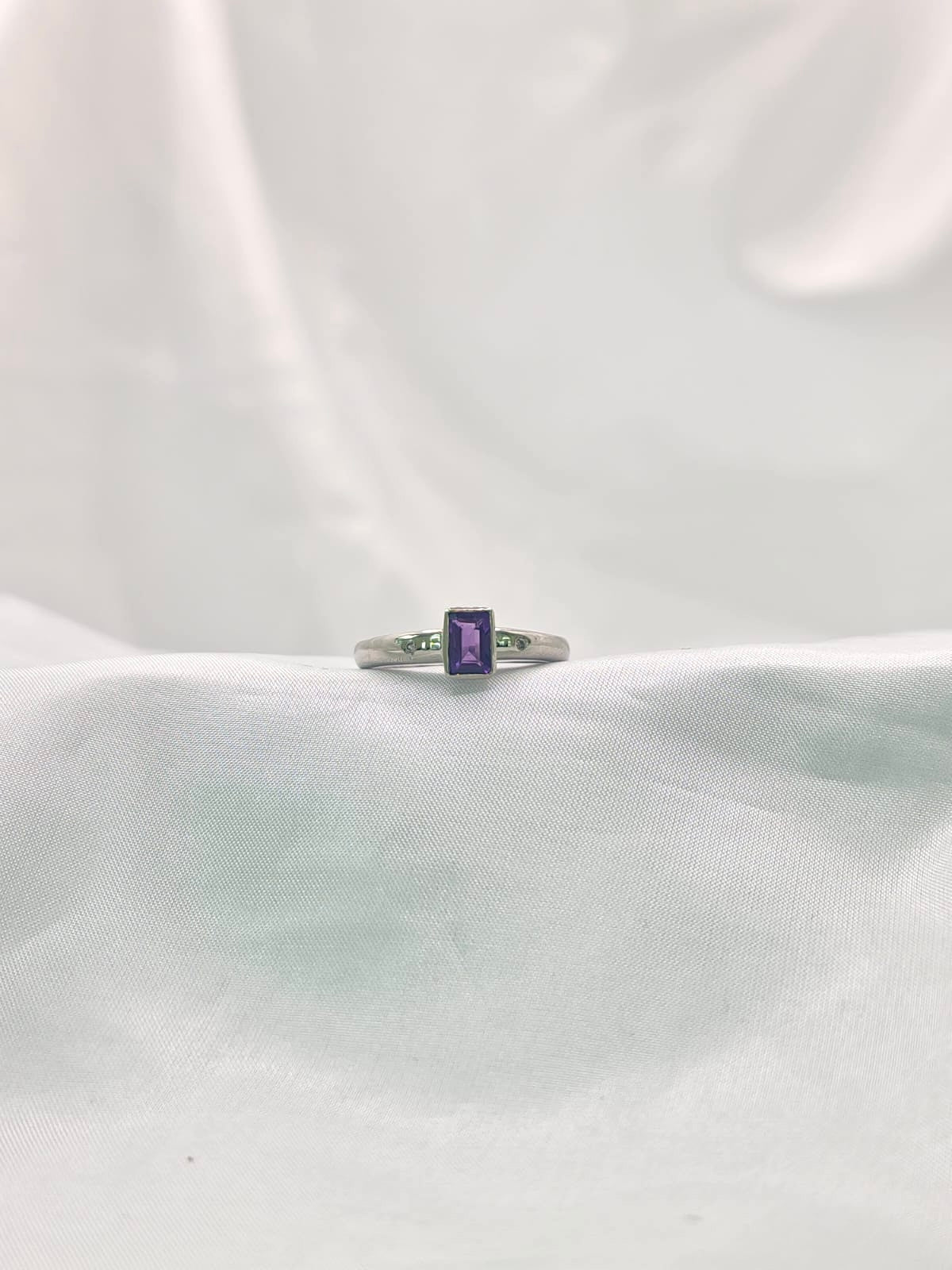 9ct Amethyst And Diamond Ring 06