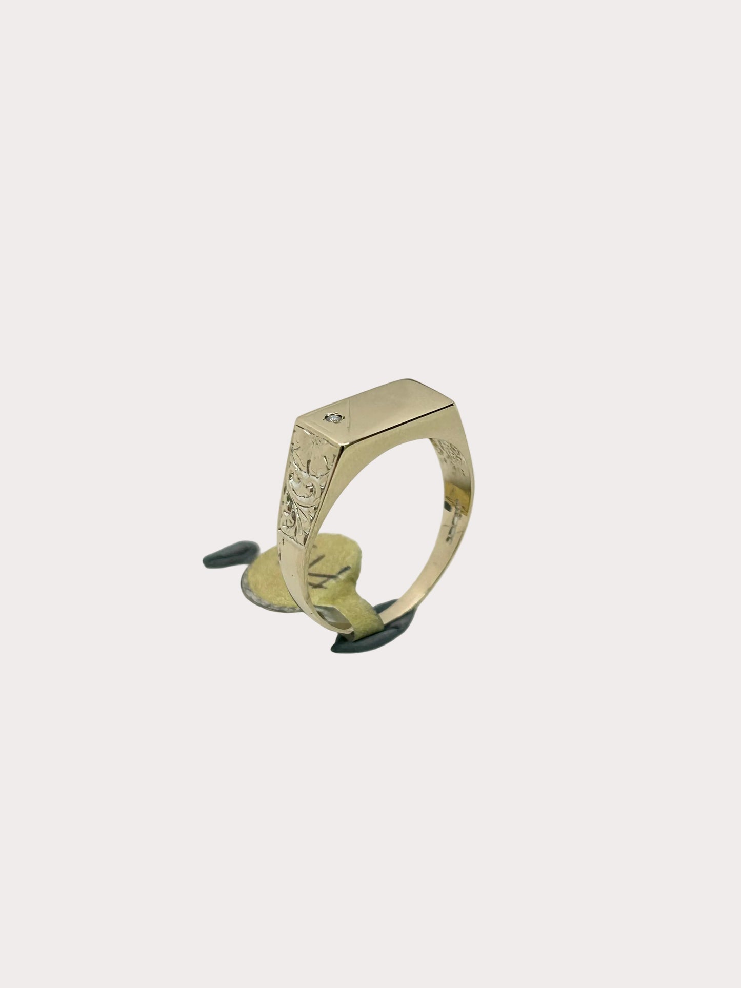 9ct Gold Rectangle Diamond Signet 2.9g
