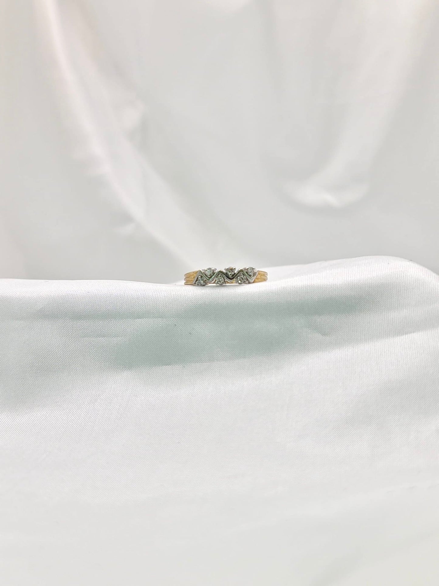 9ct Diamond Ring 10