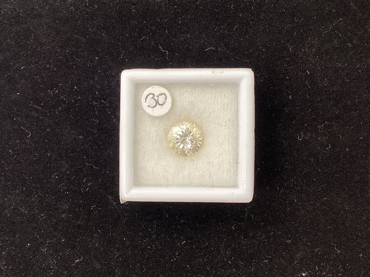Round Pale Yellow Sapphire Y47 7.2 x 7.3mm 2.29ct