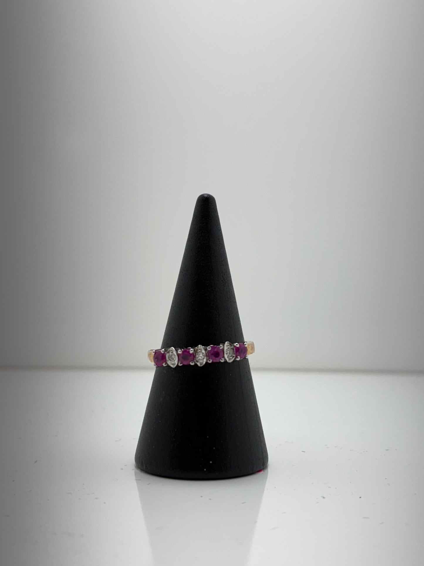 9ct Ruby And Diamond Ring 25