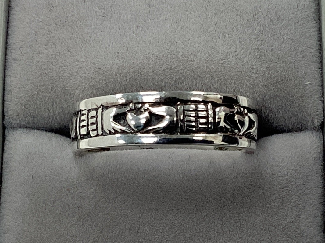 Sterling Silver Claddagh Band