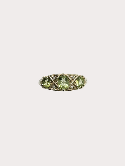9CT Peridot and Diamond Vintage Ring