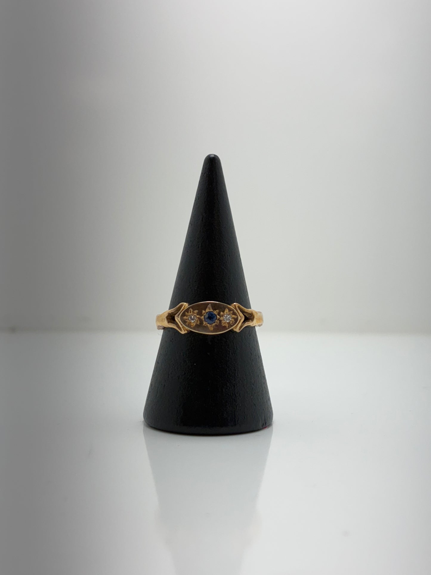 9ct Sapphire And Diamond Ring 18