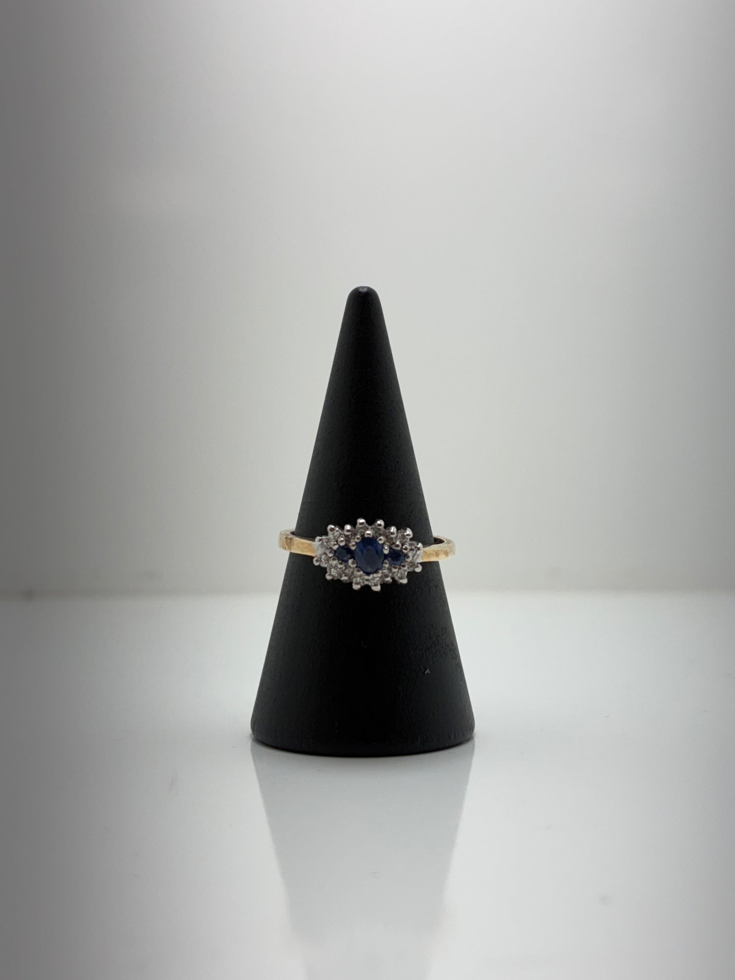9ct Sapphire And Diamond Ring 09